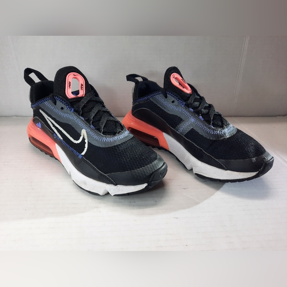 Nike Air Max 2090 girls shoe size 4y